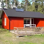 Mellangards - Foersta Stugan *